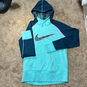 Nike thermafit hoodie. Unique design